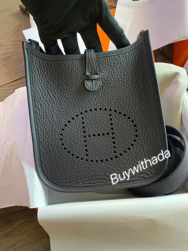 新鮮抵台 HERMES MINI EVELYNE 16 3Y藍黑色銀釦 W 刻 buywithada,france,全球代購,歐洲,exquisite,quality goods,posh,fancy,luxurious