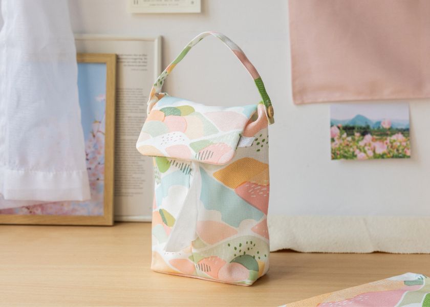 【春日郊遊-掛式衛生紙套】吊掛可拆 / 車用 / 露營 Hanging Tissue Cover 原創印花,禮物,生日禮物,家飾,裝飾,居家,佈置,森林,衛生紙套,交換禮物