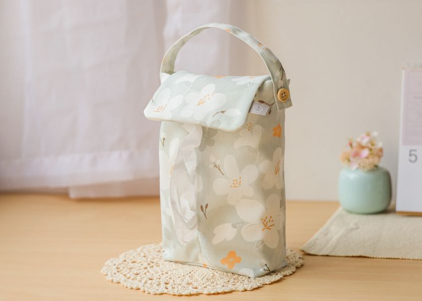 【油桐花-掛式衛生紙套】吊掛可拆 / 車用 / 露營 Hanging Tissue Cover 原創印花,禮物,生日禮物,家飾,裝飾,居家,佈置,森林,衛生紙套,交換禮物