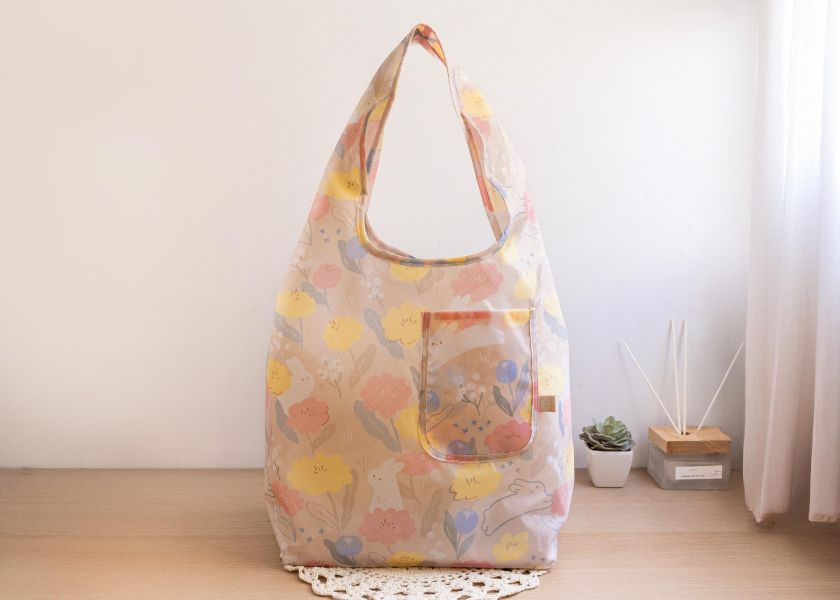 【花兔踏春-優雅寬底購物袋】環保提袋 / 可摺疊收納 Elegant Wide-Bottom Shopping Bag 購物袋,外出袋,原創印花,牽牛花,禮物,聖誕禮物,生日禮物,交換禮物
