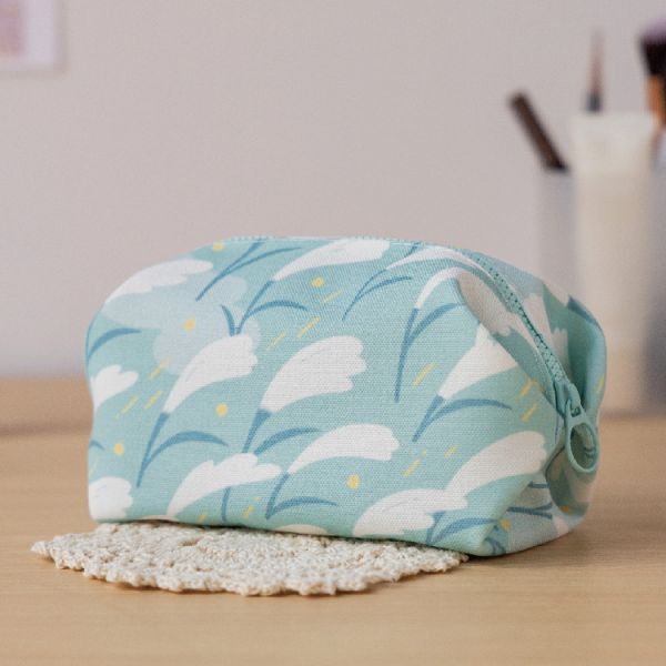 【芒花-湖藍-化妝包】大容量 / 收納包 Cosmetic bag 化妝包,小物袋,收納袋,隨身包袋,原創印花,芒花,芒草,禮物,母親節禮物,生日禮物