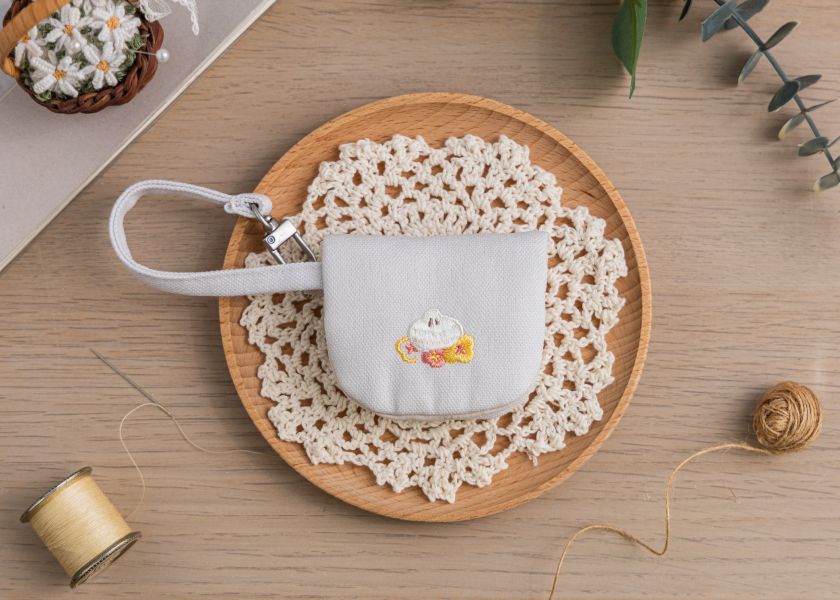 【小籠包花花-花伴小掛包】生活配件 / 小鏡子 刺繡,化妝鏡,可愛,吊飾,天燈,小鏡子,療癒,
送禮,配件,隨身鏡
