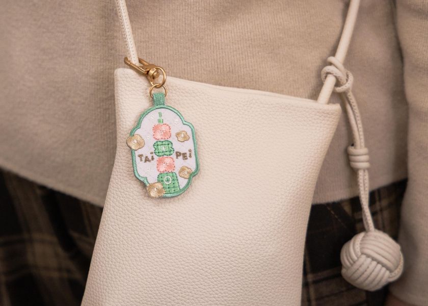 【花菓台北-花繪吊飾】吊飾 / 掛飾 刺繡,包包配件,可愛 ,吊飾
掛飾 ,送禮