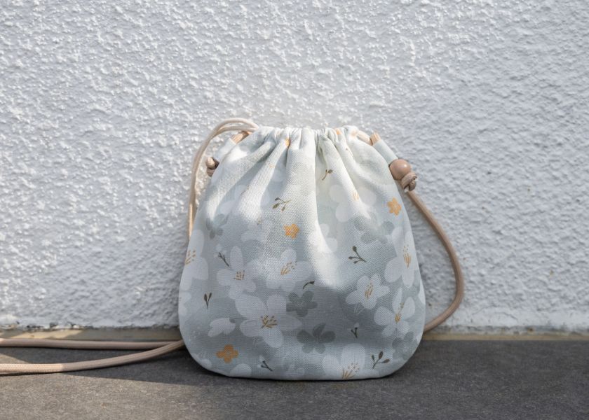 【油桐花-花兒散策小圓包】側背包 / 背帶長度可調整 Floral Stroll Mini Round Bag 側背包斜背包,隨身包袋,畢業禮物,生日禮物,
情人節禮物,母親節禮物,出遊