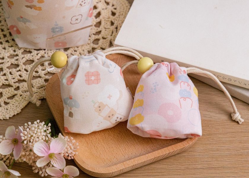 【花火台北-小花苞飲料袋】飲料杯套 Flower Bud Drink Holder 交換禮物,好收納,旅行,杯套,環保環,保杯套,
生日禮物禮物,飲料提袋,飲料袋