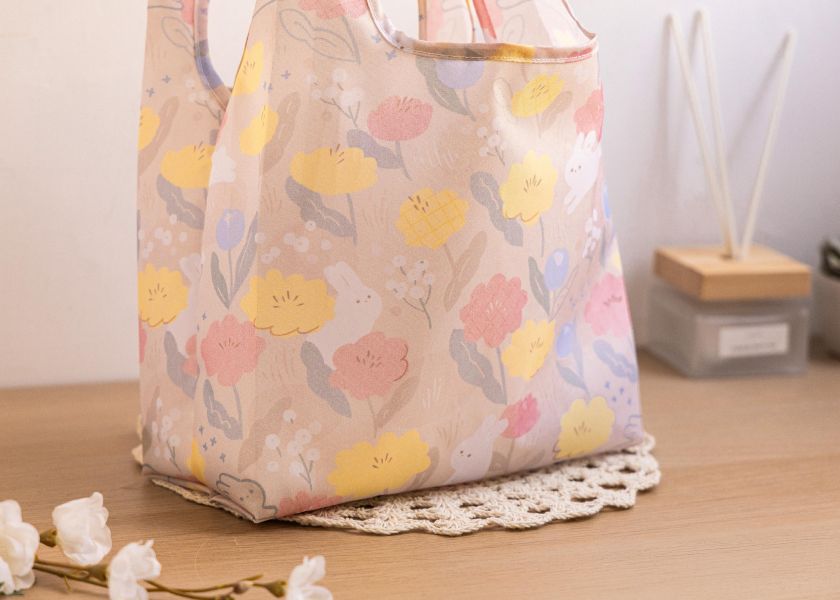 【花兔踏春-購物袋】環保提袋 / 可摺疊收納 Shopping bag 購物袋,外出袋,原創印花,春日郊遊,禮物,聖誕禮物,生日禮物,交換禮物