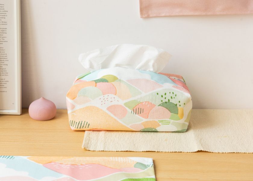 【春日郊遊-衛生紙套】桌上型 / 版型硬挺 Tissue cover 原創印花,禮物,生日禮物,家飾,裝飾,居家,佈置,森林,衛生紙套,交換禮物