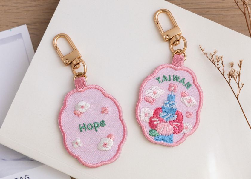 【春意台灣-花繪吊飾】吊飾 / 掛飾 刺繡,包包配件,可愛 ,吊飾
掛飾 ,送禮