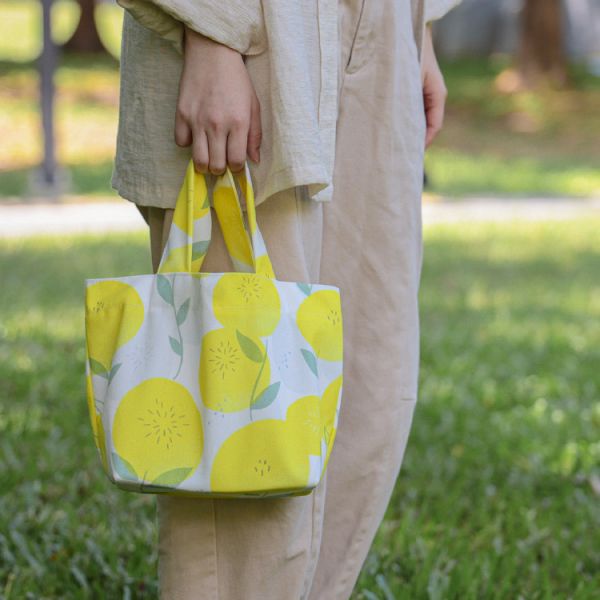 【太陽花-多變手提袋】束口包 / 小托特包 / 便當袋 Variable tote bag 購物袋,外出袋,原創印花,太陽花,禮物,聖誕禮物,生日禮物,交換禮物,手提袋,便當袋