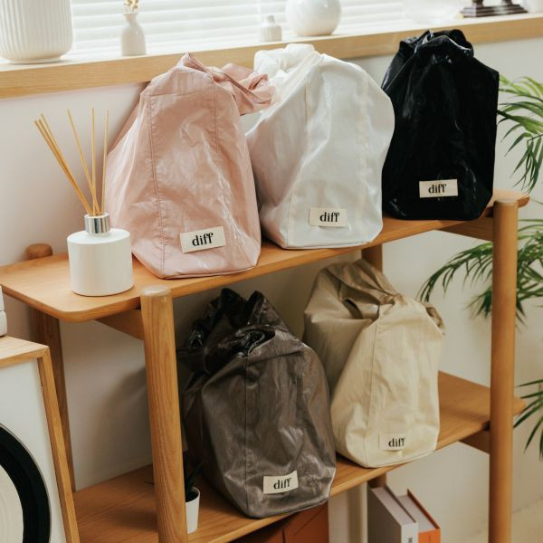 (象牙白) 韓國 Diff Large Bag Satin ivory 流浪包．啞光緞面大款 肩背包 托特包 Diff,韓國包包,單肩袋,Hobo包,韓星包包,流浪包,Made in Korea,韓國設計師包包品牌