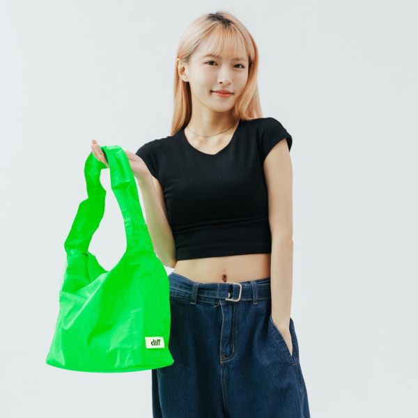 (綠色) 韓國 Diff Large Bag Signature green 流浪包霓虹 經典大款 肩背包 托特包 Diff,韓國包包,單肩袋,Hobo包,韓星包包,流浪包,Made in Korea,韓國設計師包包品牌
