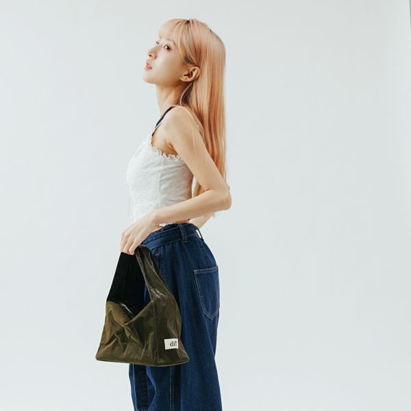 (卡其綠) 韓國 Diff Hobo Bag Signature khaki 流浪包經典 肩背包 托特包 Diff,韓國包包,單肩袋,Hobo包,韓星包包,流浪包,Made in Korea,韓國設計師包包品牌