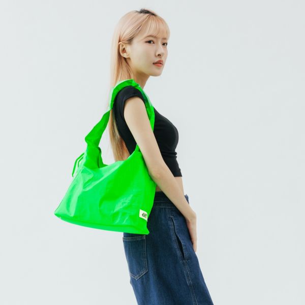 (綠色) 韓國 Diff Large Bag Signature green 流浪包霓虹 經典大款 肩背包 托特包 Diff,韓國包包,單肩袋,Hobo包,韓星包包,流浪包,Made in Korea,韓國設計師包包品牌