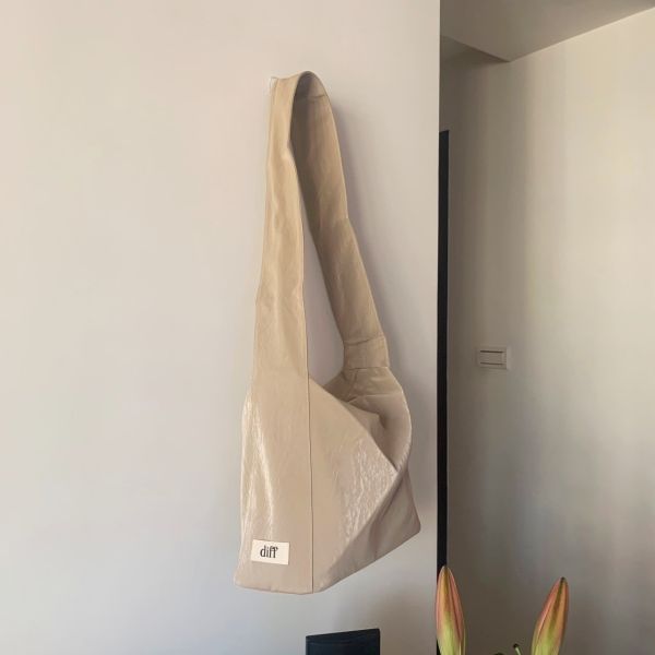(象牙) 韓國 Diff Cross Large Bag Velvet ivory 柔軟絲絨包 肩背包 托特包 斜背包 Diff,韓國包包,單肩袋,斜背包,韓星包包,流浪包,Made in Korea,韓國設計師包包品牌