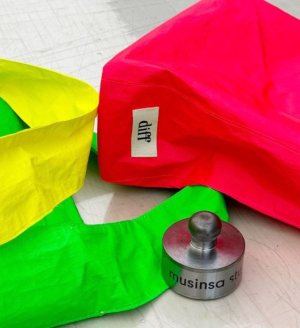 (霓虹粉) 韓國 Diff Large Bag Signature neon pink 流浪包霓虹 經典大款 肩背包 托特包 Diff,韓國包包,單肩袋,Hobo包,韓星包包,流浪包,Made in Korea,韓國設計師包包品牌