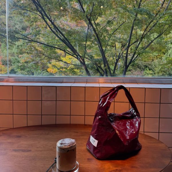 (酒紅) 韓國 Diff Hobo Bag Shine burgundy 流浪包．閃耀款 肩背包 托特包 Diff,韓國包包,單肩袋,Hobo包,韓星包包,流浪包,Korea design,韓國設計師包包品牌