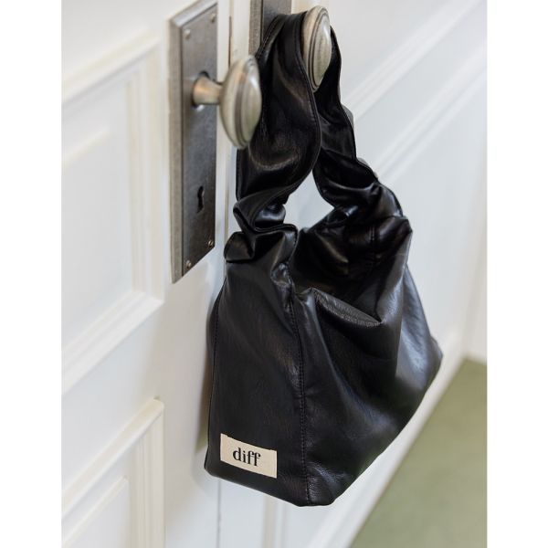 (黑色) 韓國 Diff Medium Bag Soft black 柔軟生態皮革包 羊皮觸感 肩背包 托特包 Diff,韓國包包,單肩袋,Hobo包,韓星包包,流浪包,Made in Korea,韓國設計師包包品牌