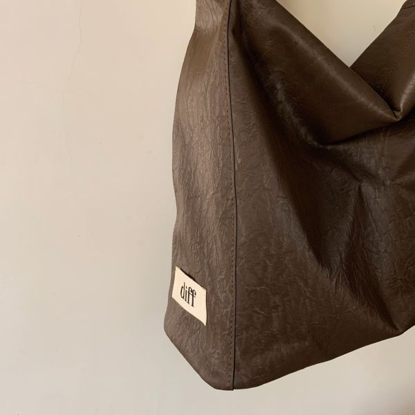 (棕色) 韓國 Diff Cross Large Bag Velvet brown 柔軟絲絨包 肩背包 托特包 斜背包 Diff,韓國包包,單肩袋,斜背包,韓星包包,流浪包,Made in Korea,韓國設計師包包品牌
