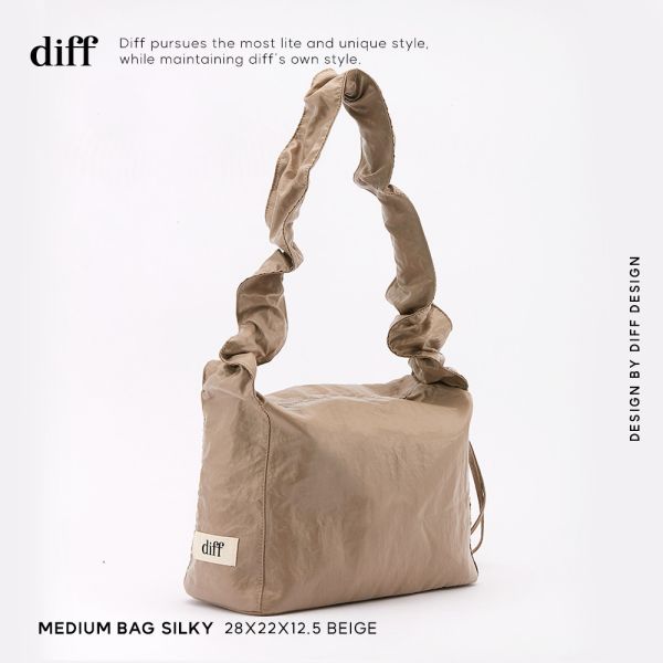 (淺褐) 韓國 Diff Medium Cross Silky Bag beige 輕旅行包．絲光緞面斜背包 肩背包 托特包 Diff,韓國包包,單肩袋,斜背包,韓星包包,流浪包,Made in Korea,韓國設計師包包品牌