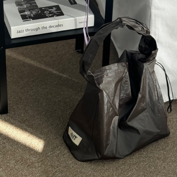 (珍珠灰) 韓國 Diff Large Bag Signature pearl grey 流浪包．經典大款 肩背包 托特包 Diff,韓國包包,單肩袋,Hobo包,韓星包包,流浪包,Made in Korea,韓國設計師包包品牌