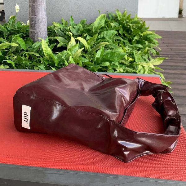 (酒紅) 韓國 Diff Large Leather Coat Skin burgundy 奢華皮革大款 肩背包 托特包 Diff,韓國包包,單肩袋,斜背包,韓星包包,流浪包,Made in Korea,韓國設計師包包品牌