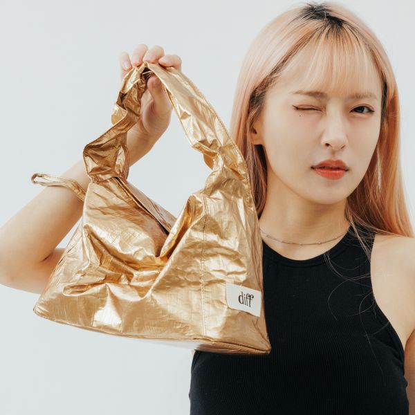 (金色) 韓國 Diff Hobo Bag Shine gold 流浪包．閃耀款 肩背包 托特包 Diff,韓國包包,單肩袋,Hobo包,韓星包包,流浪包,Made in Korea,韓國設計師包包品牌