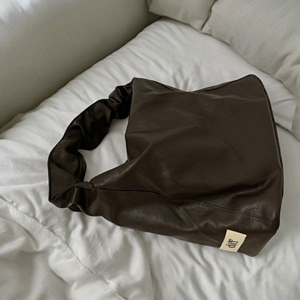 (深褐) Diff Large Bag Soft brown 軟生態皮革包 羊皮觸感 肩背包 托特包 Diff,韓國包包,單肩袋,Hobo包,韓星包包,流浪包,Made in Korea,韓國設計師包包品牌