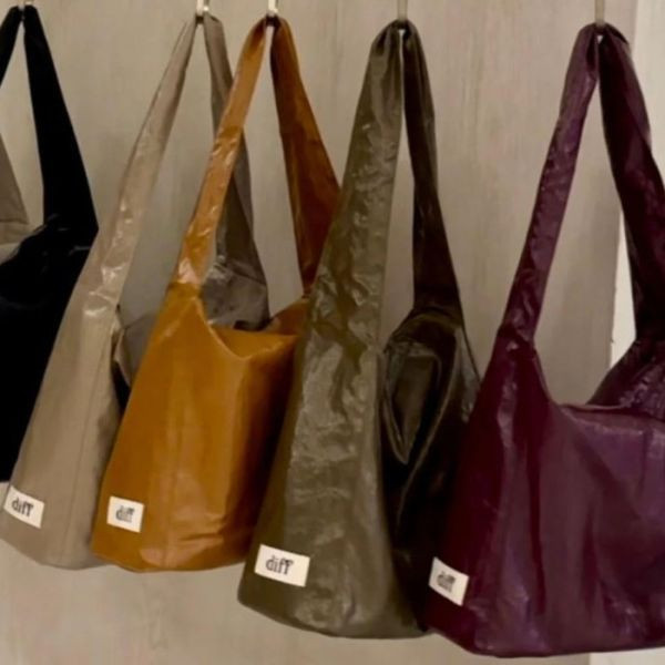 (卡其) 韓國 Diff Large Silky Bag khaki絲光緞面大款 肩背包 托特包 Diff,韓國包包,單肩袋,斜背包,韓星包包,流浪包,Made in Korea,韓國設計師包包品牌