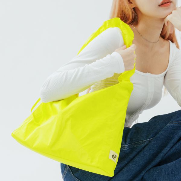 (黃色) 韓國 Diff Large Bag Signature yellow 流浪包霓虹 經典大款 肩背包 托特包 Diff,韓國包包,單肩袋,Hobo包,韓星包包,流浪包,Made in Korea,韓國設計師包包品牌