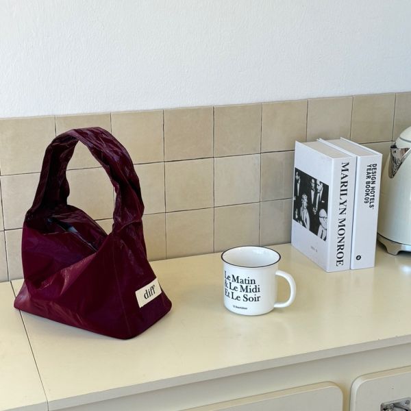 (酒紅) 韓國 Diff Hobo Bag Signature burgundy 流浪包經典 肩背包 托特包 Diff,韓國包包,單肩袋,Hobo包,韓星包包,流浪包,Korea design,韓國設計師包包品牌
