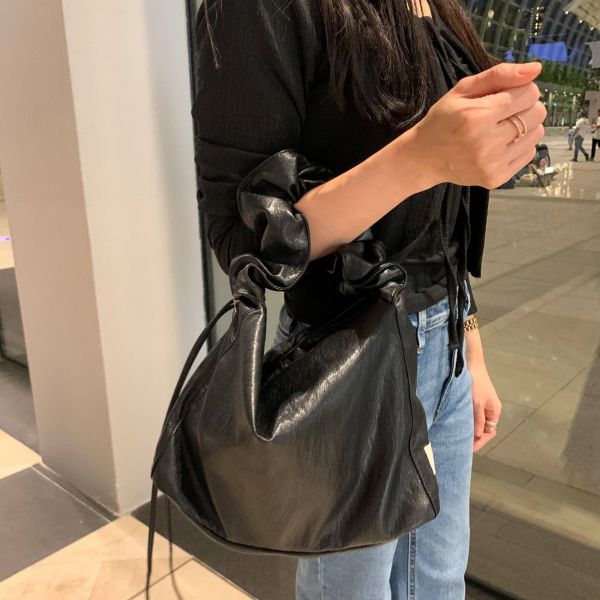(黑色) Diff Large Bag Soft black 柔軟生態皮革包 羊皮觸感 肩背包 托特包 Diff,韓國包包,單肩袋,Hobo包,韓星包包,流浪包,Made in Korea,韓國設計師包包品牌