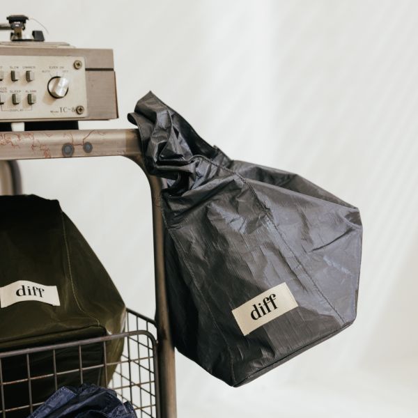 (珍珠灰) 韓國 Diff Hobo Bag Signature pearl grey  流浪包經典 肩背包 托特包 Diff,韓國包包,單肩袋,Hobo包,韓星包包,流浪包,Made in Korea,韓國設計師包包品牌