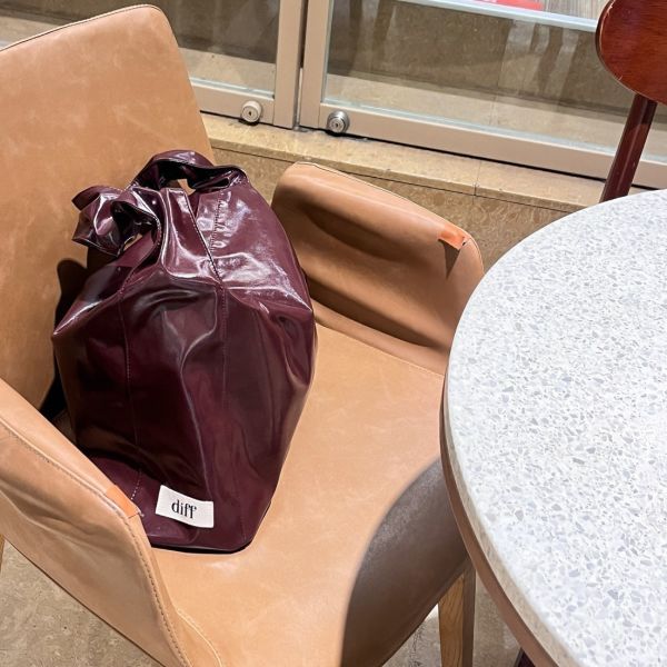 (酒紅) 韓國 Diff Large Leather Coat Skin burgundy 奢華皮革大款 肩背包 托特包 Diff,韓國包包,單肩袋,斜背包,韓星包包,流浪包,Made in Korea,韓國設計師包包品牌