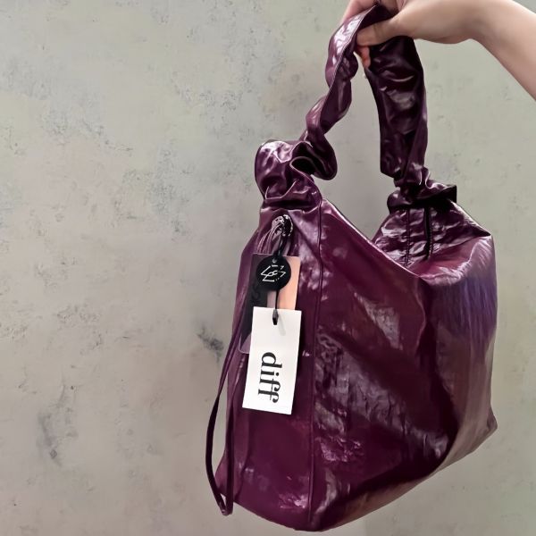 (酒紅) 韓國 Diff Large Silky Bag burgundy 絲光緞面大款 肩背包 托特包 Diff,韓國包包,單肩袋,斜背包,韓星包包,流浪包,Made in Korea,韓國設計師包包品牌