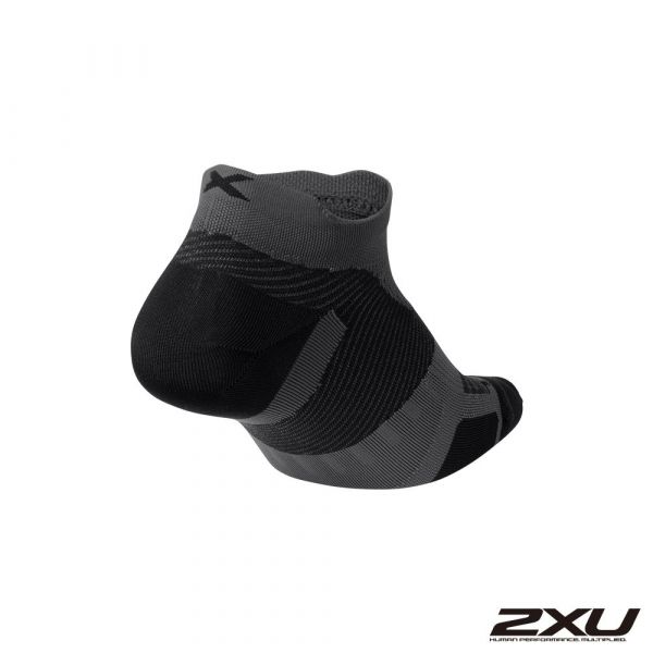 2XU Vectr Ultralight 踝襪 黑鈦灰 澳洲大品牌 運動襪 有氧 透氣 慢跑 健身 踝襪
2XU