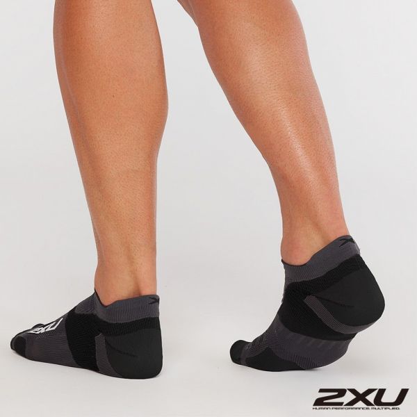 2XU Vectr Ultralight 踝襪 黑鈦灰 澳洲大品牌 運動襪 有氧 透氣 慢跑 健身 踝襪
2XU