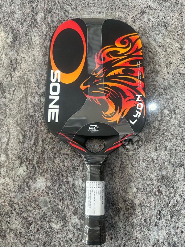 OSONE LYON 匹克球拍 黑橘 225g日本Toray 碳纖維 美國匹克球協會認證 匹克球拍
匹克球
OSONE