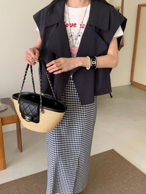 ZinD [ 大翻領西裝風格背心外套 ] 2色 2604291 shihslica ZinD,zind,ZD,zooindrawer,zoo in 抽屜,動物園,丹寧,外套,外套富翁,洋裝,韓國襪子,年終慶,雙11,雙12,黑五,百搭,合購價,自訂,春裝,Tshirt,首爾