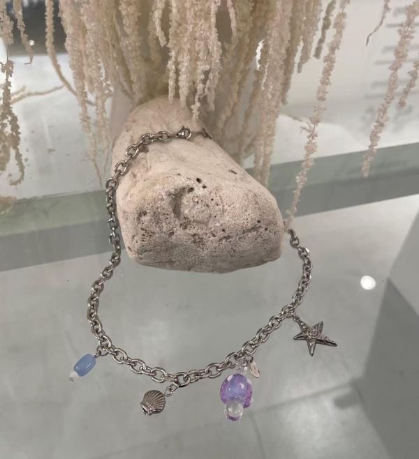 ZinD [ 玻璃蘑菇星月短鏈 ] 2色 2606261 飾品永遠不嫌多
韓風飾品高品質款式
韓國製造