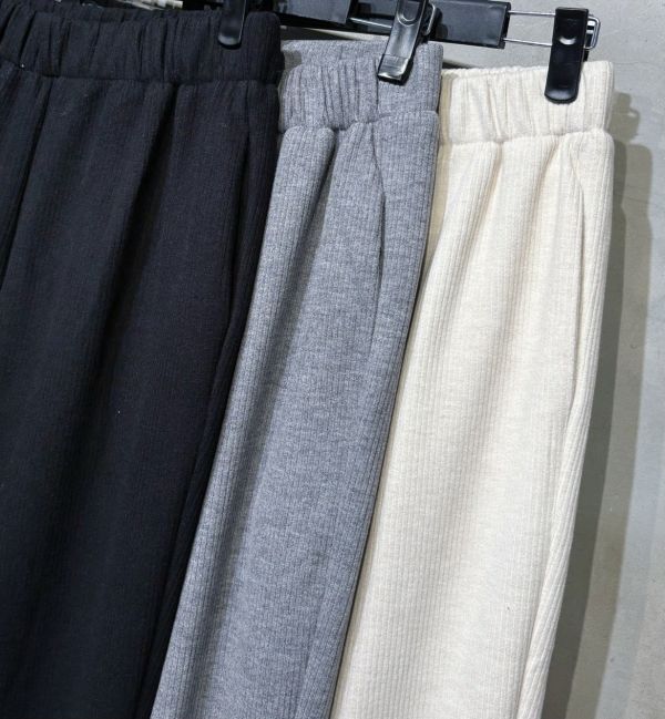 shihslica [ 智希(文英)穿著款：好評再版 坑條細棉絨溫和9分褲 ] 3色 2511222 