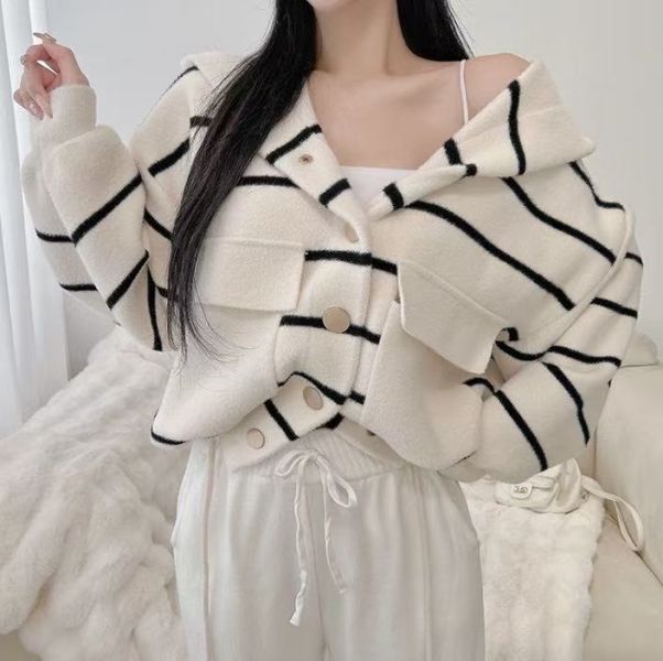 Z in D [ 金釦大口袋連帽厚磅針織 ] 2色 2509245 ZinD,zind,ZD,zooindrawer,zoo in drawer,抽屜動物園,丹寧,牛仔外套,外套富翁,洋裝