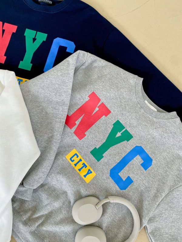 ZinD [ 彩字NYC內刷毛大學Ｔ ] 3色 2511192 ZinD,zind,ZD,zooindrawer,zoo in drawer,抽屜動物園,丹寧,牛仔外套,外套富翁,洋裝,韓國襪子