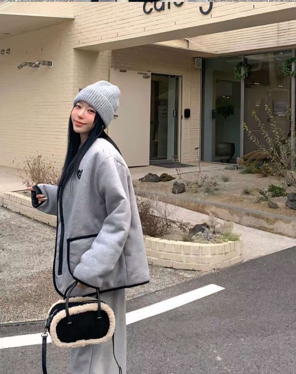 ZinD [ 雙面穿：愛心壓紋鋪棉絨空氣休閒外套 (有套裝可選) ] 4色 2512302 shihslica ZinD,zind,ZD,zooindrawer,zoo in drawer,抽屜動物園,丹寧,牛仔外套,外套富翁,洋裝,韓國襪子,年終慶,雙11,雙12,黑五,週年慶,合購價,自訂款