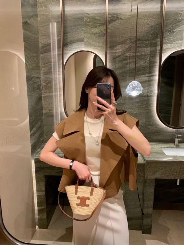 ZinD [ 大翻領西裝風格背心外套 ] 2色 2604291 shihslica ZinD,zind,ZD,zooindrawer,zoo in 抽屜,動物園,丹寧,外套,外套富翁,洋裝,韓國襪子,年終慶,雙11,雙12,黑五,百搭,合購價,自訂,春裝,Tshirt,首爾