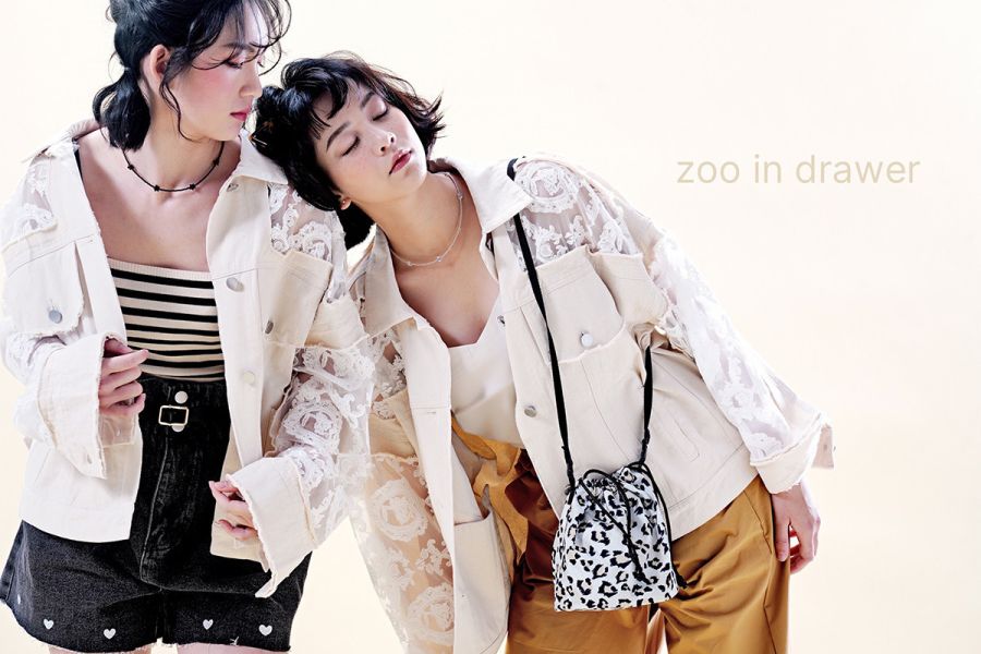 Z in D [ 好評再版！自訂款！半透蕾絲拼接單寧外套 ] 杏 2504151m (shihslica) ZinD,zind,ZD,zooindrawer,zoo in drawer,抽屜動物園,自訂款,韓版,正韓,東大門