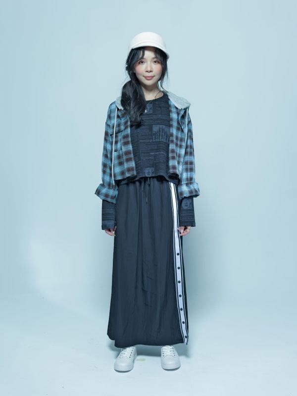 Z in D [ SALE 正韓品牌：側排扣休閒運動風格薄長裙 ] 2色 2509224 ZinD,zind,ZD,zooindrawer,zoo in 抽屜,動物園,丹寧,外套,外套富翁,洋裝,韓國襪子,年終慶,雙11,雙12,黑五,百搭,合購價,自訂,春裝,Tshirt,首爾