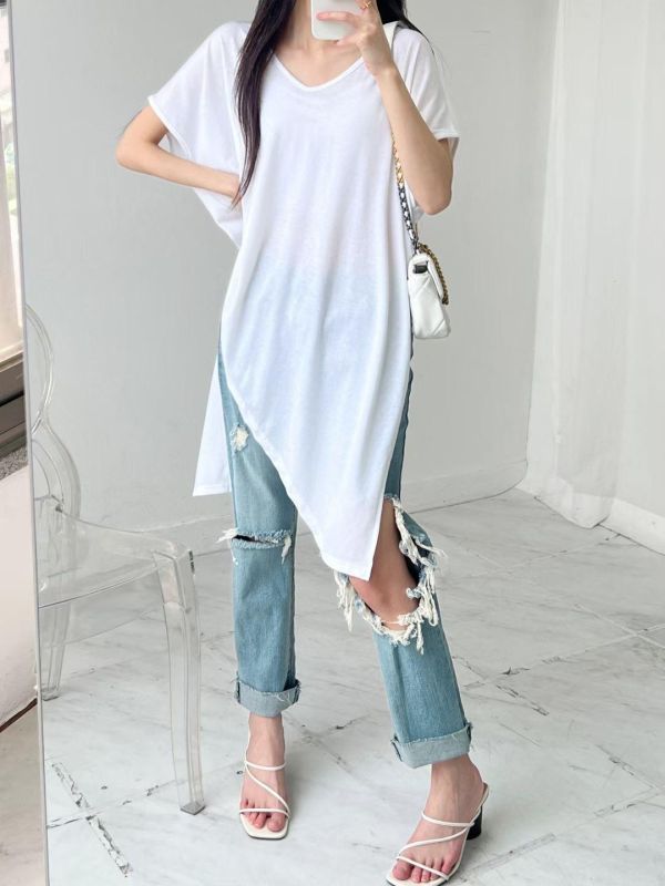 ZinD [ 斜切剪裁大U領薄Ｔ ] 2色 2604171 shihslica ZinD,zind,ZD,zooindrawer,zoo in 抽屜,動物園,丹寧,外套,外套富翁,洋裝,韓國襪子,年終慶,雙11,雙12,黑五,百搭,合購價,自訂,春裝,Tshirt,首爾