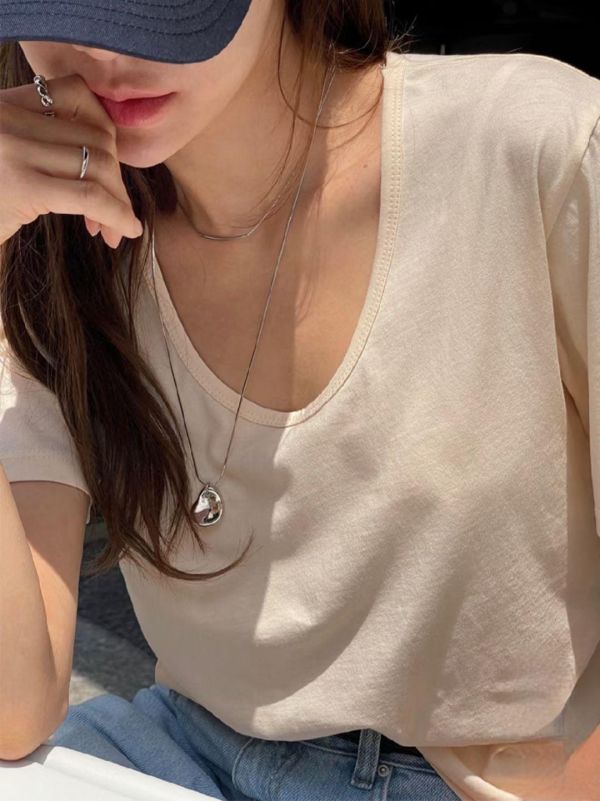 ZinD [ 韓製 百搭大U領素色薄T恤 ] 4色 2604183 ZinD,zind,ZD,zooindrawer,zoo in drawer,抽屜動物園,丹寧,牛仔外套,外套富翁,洋裝,韓國襪子,年終慶,雙11,雙12,黑五,週年慶,合購價,自訂款,shihslica.春裝