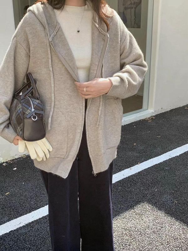 ZinD [ 質感羊絨連帽拉鏈外套 ] 2色 2602033 shihslica ZinD,zind,ZD,zooindrawer,zoo in drawer,抽屜動物園,丹寧,牛仔外套,外套富翁,洋裝,韓國襪子,年終慶,雙11,雙12,黑五,週年慶,合購價,自訂款