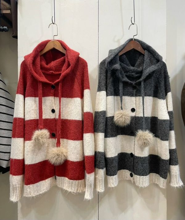 ZinD [ 毛毛球雙色彈性針織帽外套 ] 2色 2601022 shihslica ZinD,zind,ZD,zooindrawer,zoo in drawer,抽屜動物園,丹寧,牛仔外套,外套富翁,洋裝,韓國襪子,年終慶,雙11,雙12,黑五,週年慶,合購價,自訂款